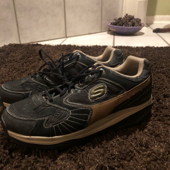 mens sketchers size 13